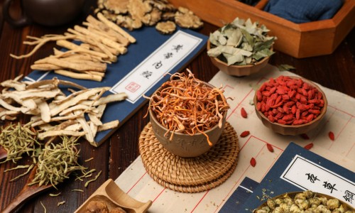 哪些中药对治疗白内障有效果呢-哪些中药对治疗白内障有效果-专业什么中药治白内障平台-治疗白内障的中药